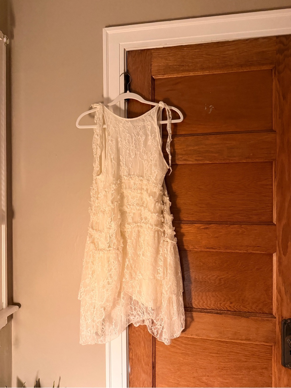 Kimchi Blue Ivory Lace Asymmetrical Tiered Dress - Picture 2 of 4